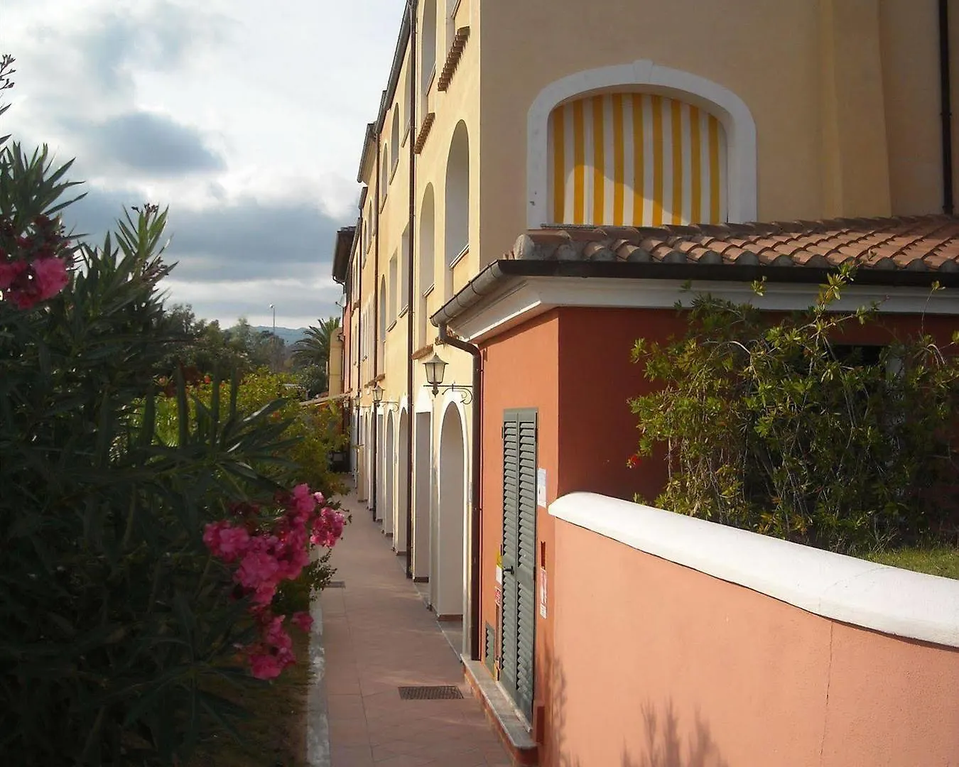 أروسييْ Residence Il Borgo شقة فندقية